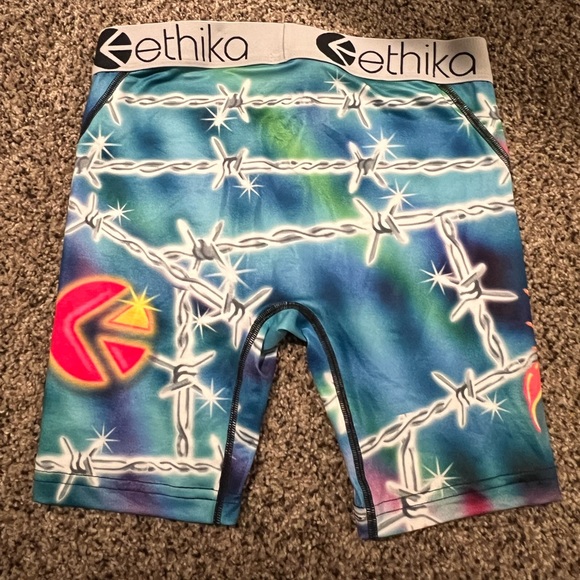 Boy/girls ethikas - Picture 2 of 3